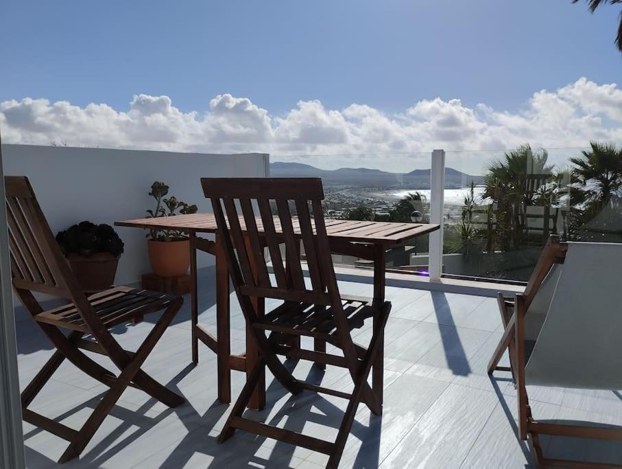 360 View To Ocean And Cliffs Apartment Famara Exterior photo